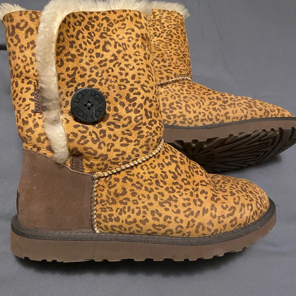 Ugg boots size 9